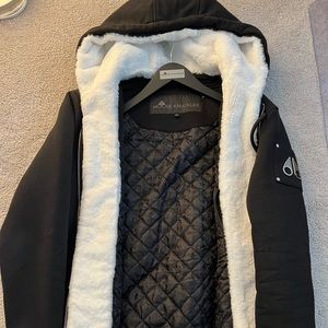 Moose Knuckle Hoodie Size M Classic Bunny